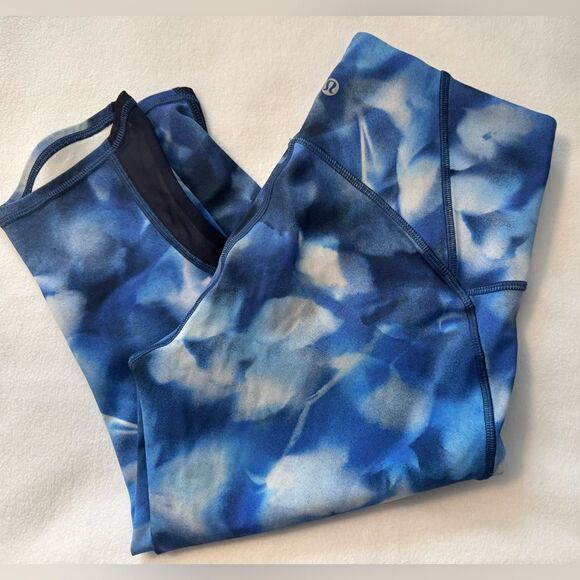 Lululemon Train Times Crop Size 6 Blue/Navy with Mesh - Picture 1 of 8